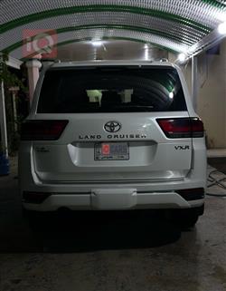 تۆیۆتا لاند کروزەر